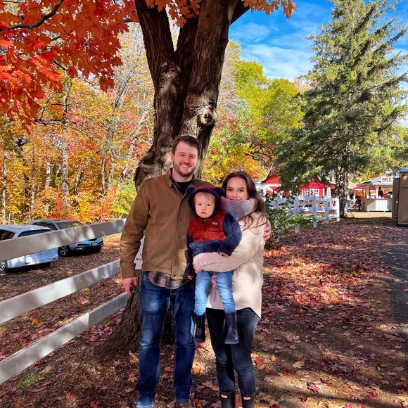 Meet your Posher, Katherine - Picture 1 of 1